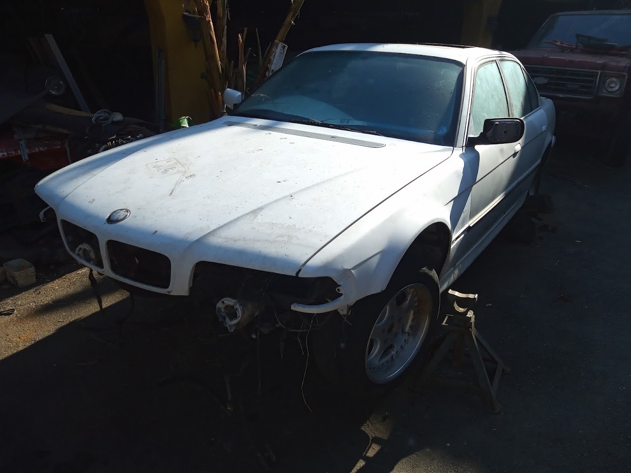 BMW 740i Stripping For Spares