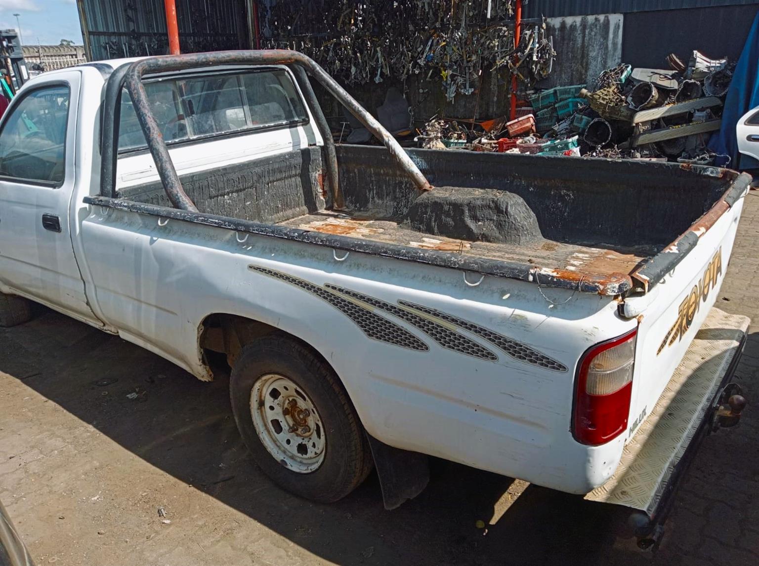 2002 Toyota Hilux 2.4D - Stripping for Spares