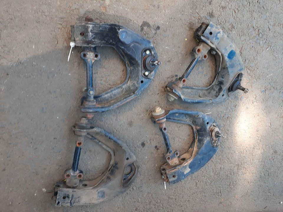 Toyota hilux KZ.TE upper control arms - Private Seller Toyota hilux KZ.TE upper control arms - Private Seller