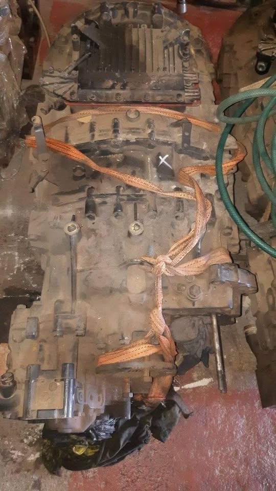 Man/volvo/renault truck gearboxes,propshafts/clutch kits available