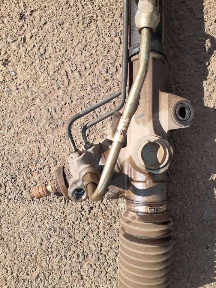 Mahindra scorpio S4 steering rack available Call or whatsapp  Jimmy @Circle 7 used parts - Private Seller