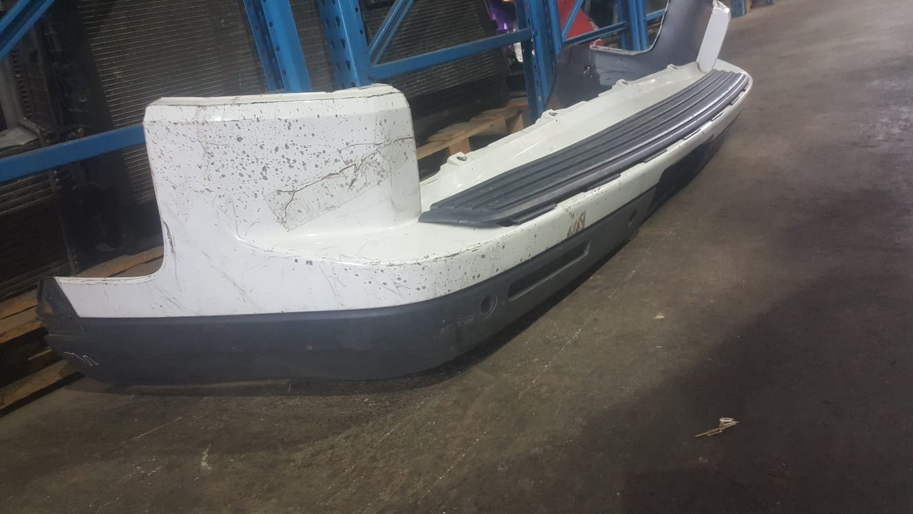 2013 Discovery 4 3.0l SDV6 SE Rear Bumper for sale - Private Seller