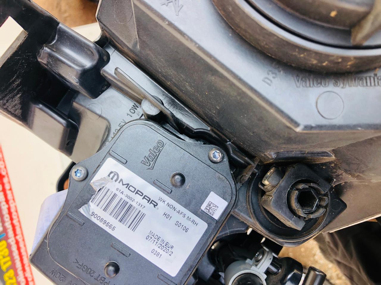 Jeep Grand Cherokee right side complete Xenon headlight - Private Seller