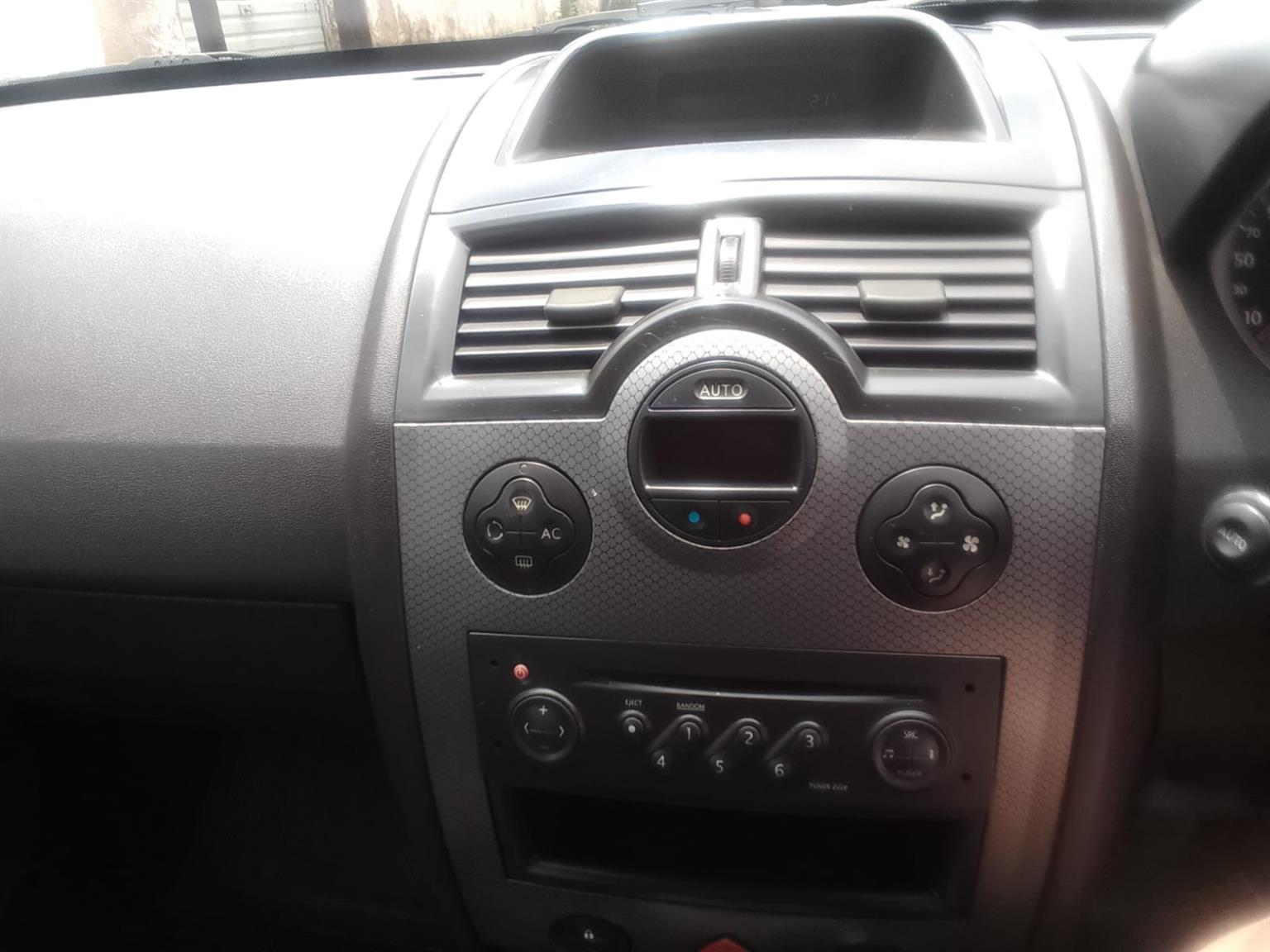 Used 2004 Renault Megane Mégane 2.0 Dynamique+ 5-door - Private Seller Used 2004 Renault Megane Mégane 2.0 Dynamique+ 5-door - Private Seller