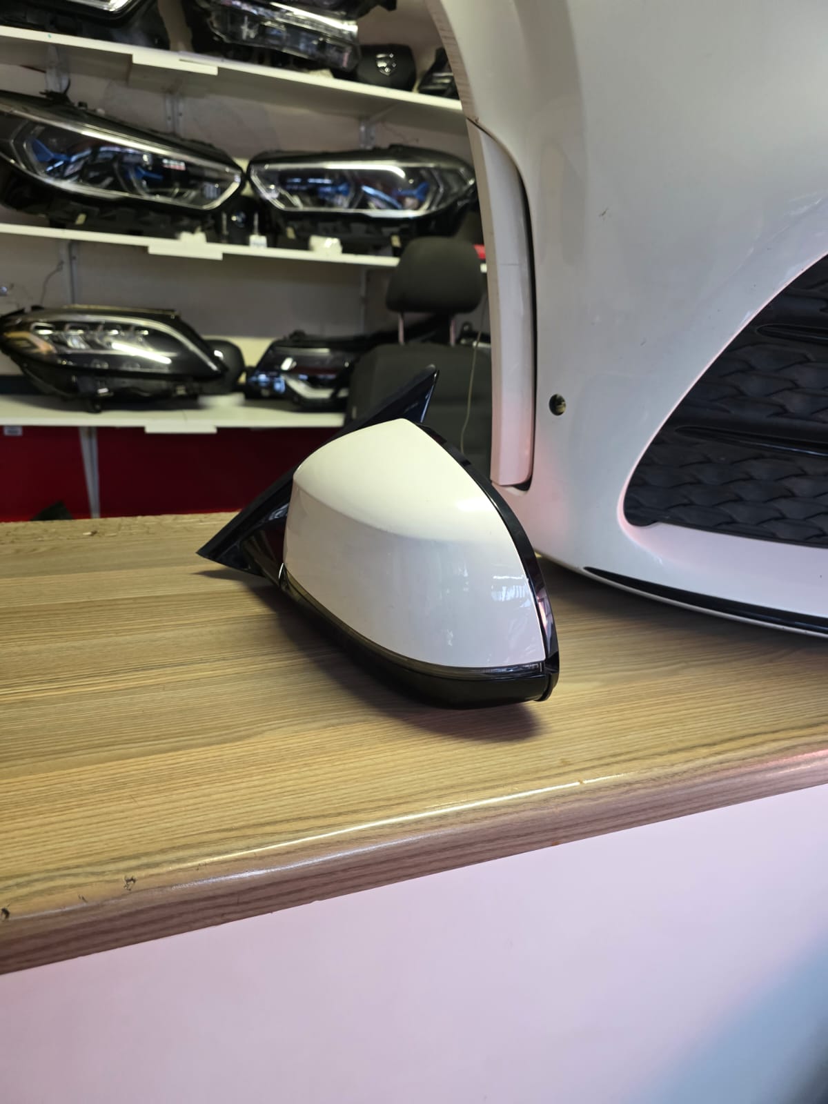 2021 BMW GO2X4 DOOR MIRROR LEFT SIDE INA PRISTINE CONDITION FOR SALE - Private Seller 2021 BMW GO2X4 DOOR MIRROR LEFT SIDE INA PRISTINE CONDITION FOR SALE - Private Seller