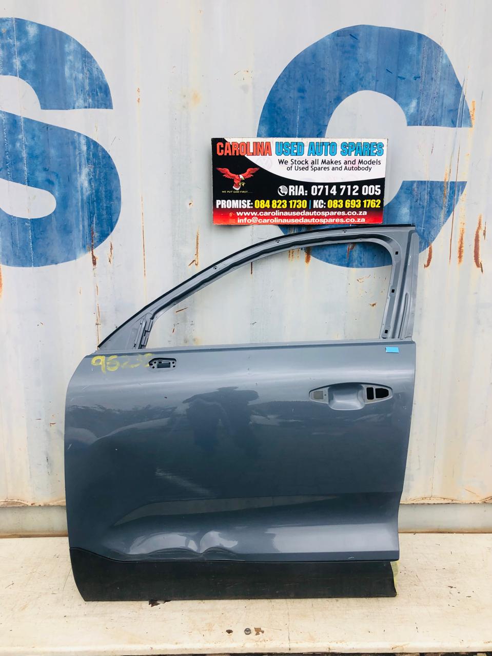 Volvo XC40 left front door taking door beading (2019) - Private Seller Volvo XC40 left front door taking door beading (2019) - Private Seller