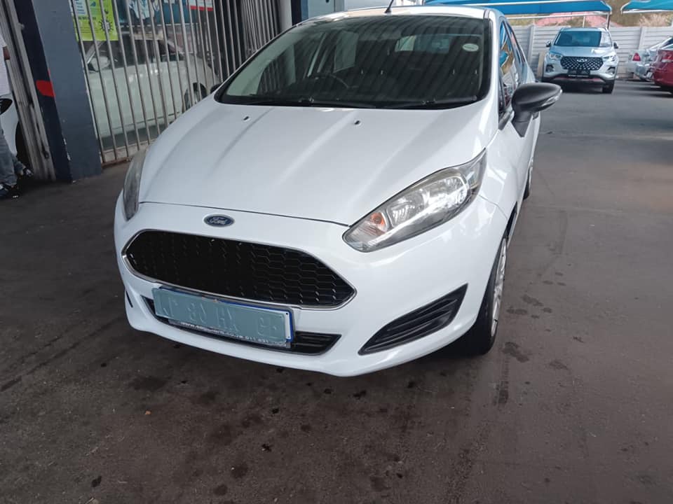 2015 FORD FIESTA 1.4 MANUAL