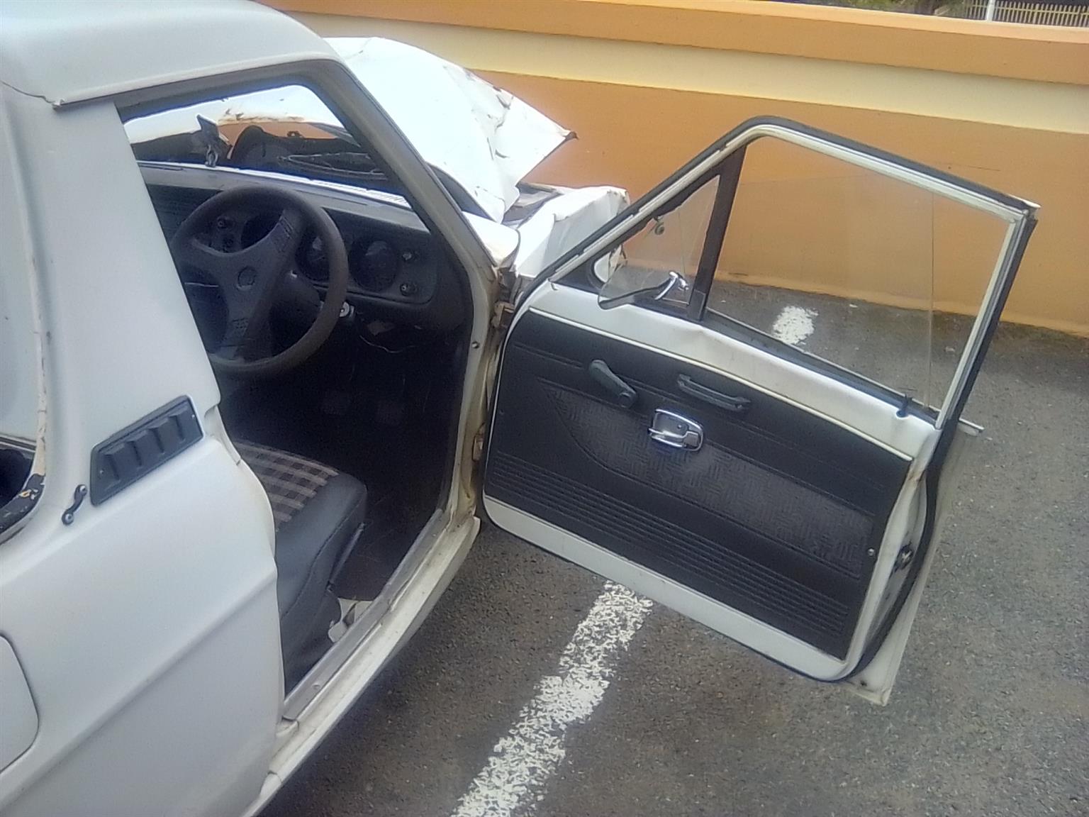 Nissan 1400 bakkie as rebuild or spares - Private Seller