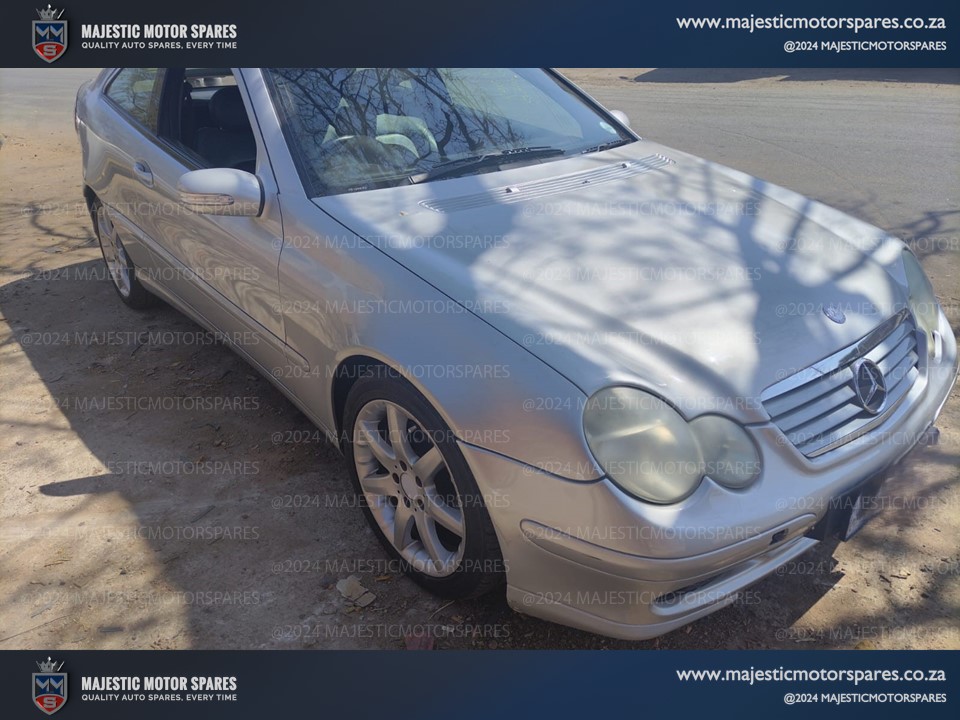 Stripping 2003 Mercedes Benz C230 Kompressor W203 for Spares - Private Seller