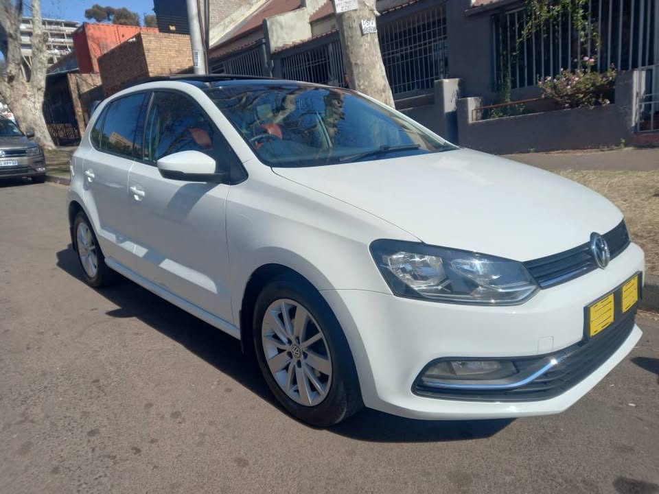 2017 Polo Tsi 1.2 Manual, Petrol, White, Sunroof, Leather seat, Spere key, 76000kms