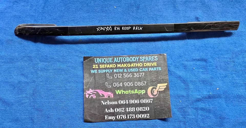 Mahindra XUV300 Right Roof Rack - Private Seller