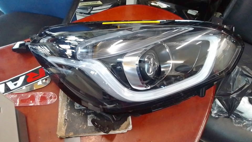 Honda JAZZ headlights - Private Seller Honda JAZZ headlights - Private Seller