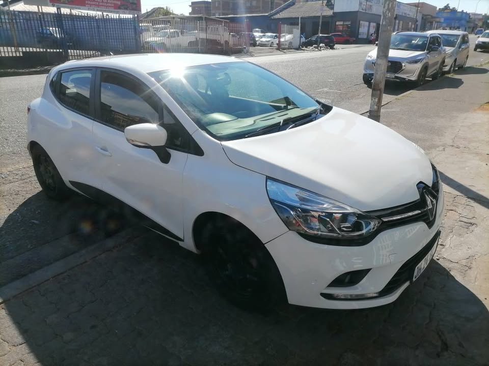 2019 Renault Clio 900T Turbo with a Nice interior seat and Service book