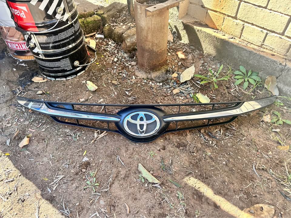 Toyota starlet grille - Private Seller Toyota starlet grille - Private Seller