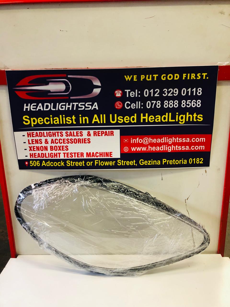Porsche Macan right side headlight replacement lens - Private Seller Porsche Macan right side headlight replacement lens - Private Seller