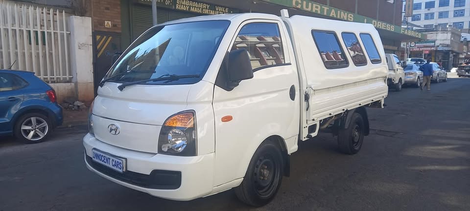 USED 2012 HYUNDAI H100 2.6 DIESEL, MANUAL, WHITE COLOUR, 91000KM