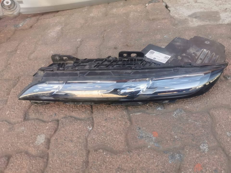 BMW G07 left headlight - Private Seller BMW G07 left headlight - Private Seller