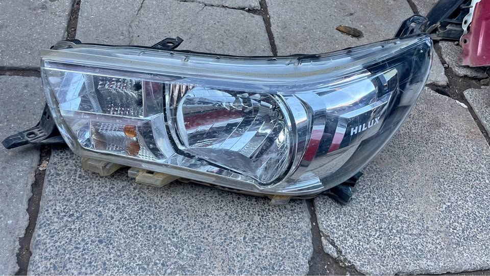 Toyota Hilux GD6 headlight - Private Seller Toyota Hilux GD6 headlight - Private Seller