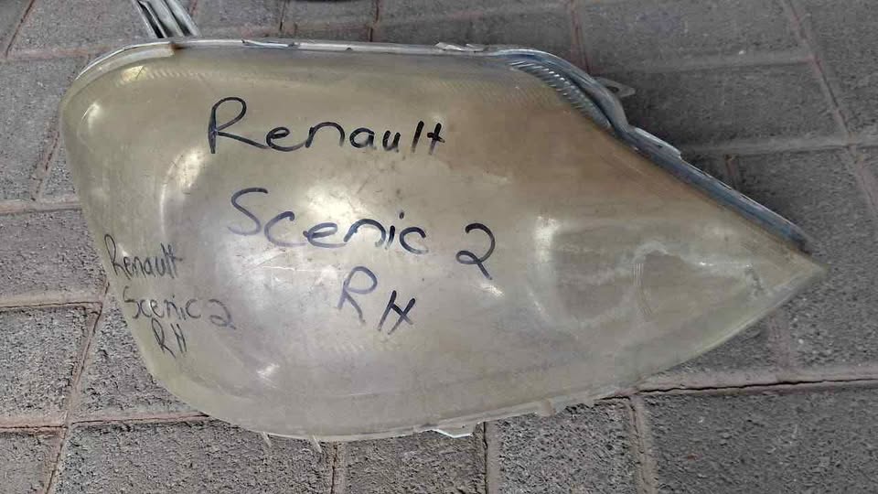 Renault scenic 2 Right Hand Side headlight - Private Seller Renault scenic 2 Right Hand Side headlight - Private Seller