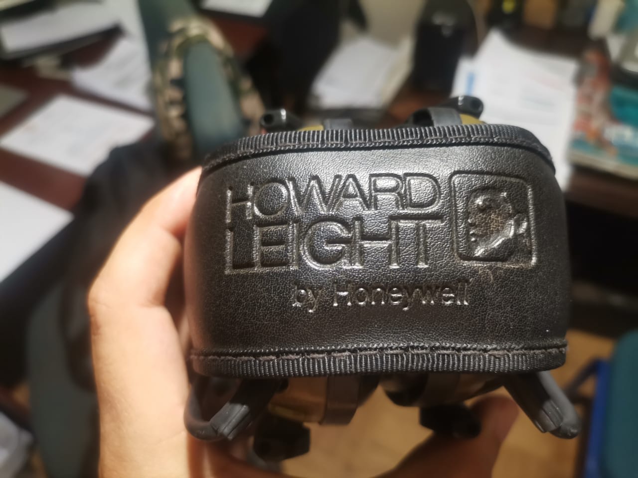 Electronic earmuffs Howard leight