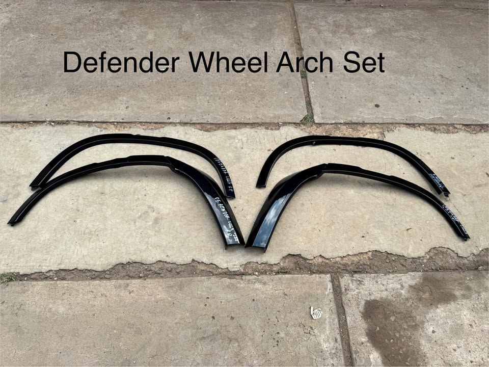 Land Rover Defender Fender Wheel Arch Set - Private Seller Land Rover Defender Fender Wheel Arch Set - Private Seller