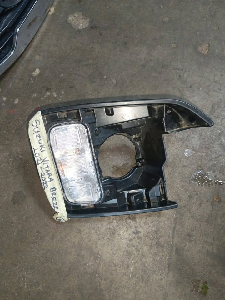 Suzuki Vitara Brezza 2021/ 2022 FOGLIGHT - Private Seller Suzuki Vitara Brezza 2021/ 2022 FOGLIGHT - Private Seller