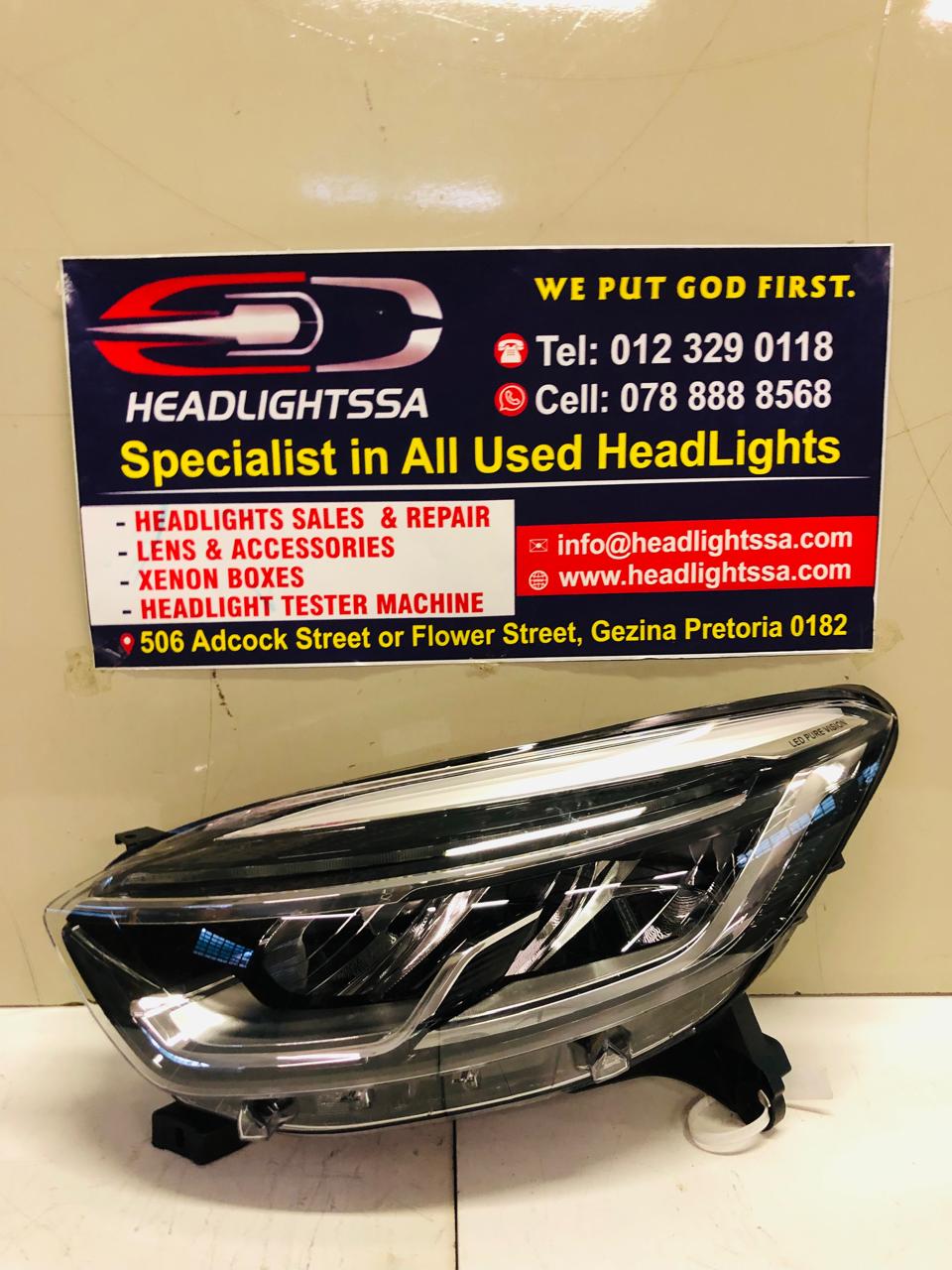 Renault Captur left side LED Pure Vision headlight - Private Seller Renault Captur left side LED Pure Vision headlight - Private Seller