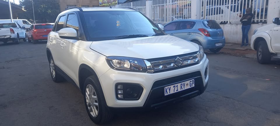 2022 SUZUKI BREEZA VITARA 1.5 MANUAL TRANSMISSION, WHITE COLOUR