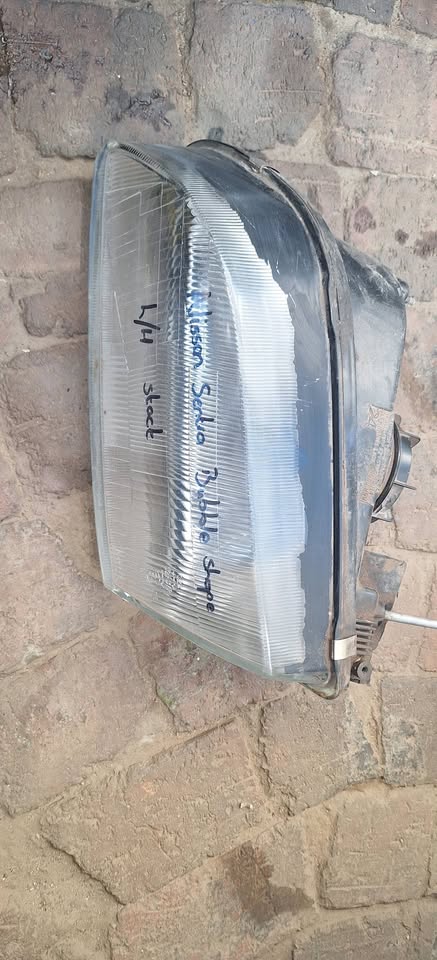 Nissan sentra bubble shape headlight - Private Seller Nissan sentra bubble shape headlight - Private Seller
