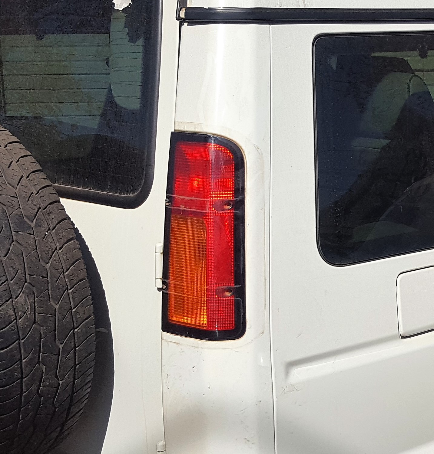 Land Rover Discovery 2 Pre-facelift Tail light | FOR SALE