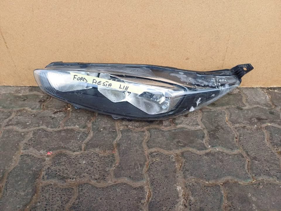 Ford Fiesta headlight - Private Seller Ford Fiesta headlight - Private Seller