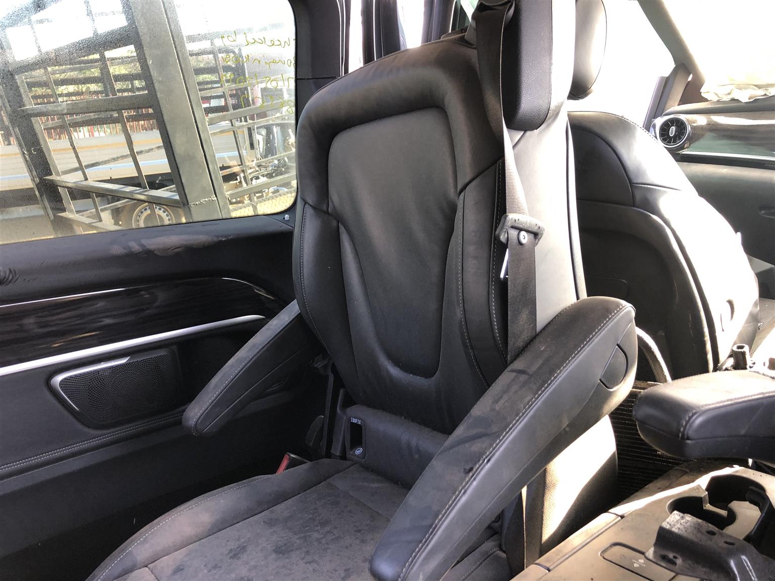 Mercedes Benz W447 Viano V-class stripping for parts
