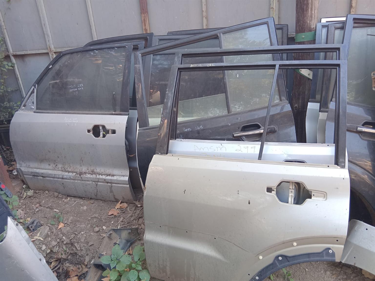 USED MITSUBISHI PAJERO GEN 3 DOORS (FRONT & REAR) - Private Seller USED MITSUBISHI PAJERO GEN 3 DOORS (FRONT & REAR) - Private Seller