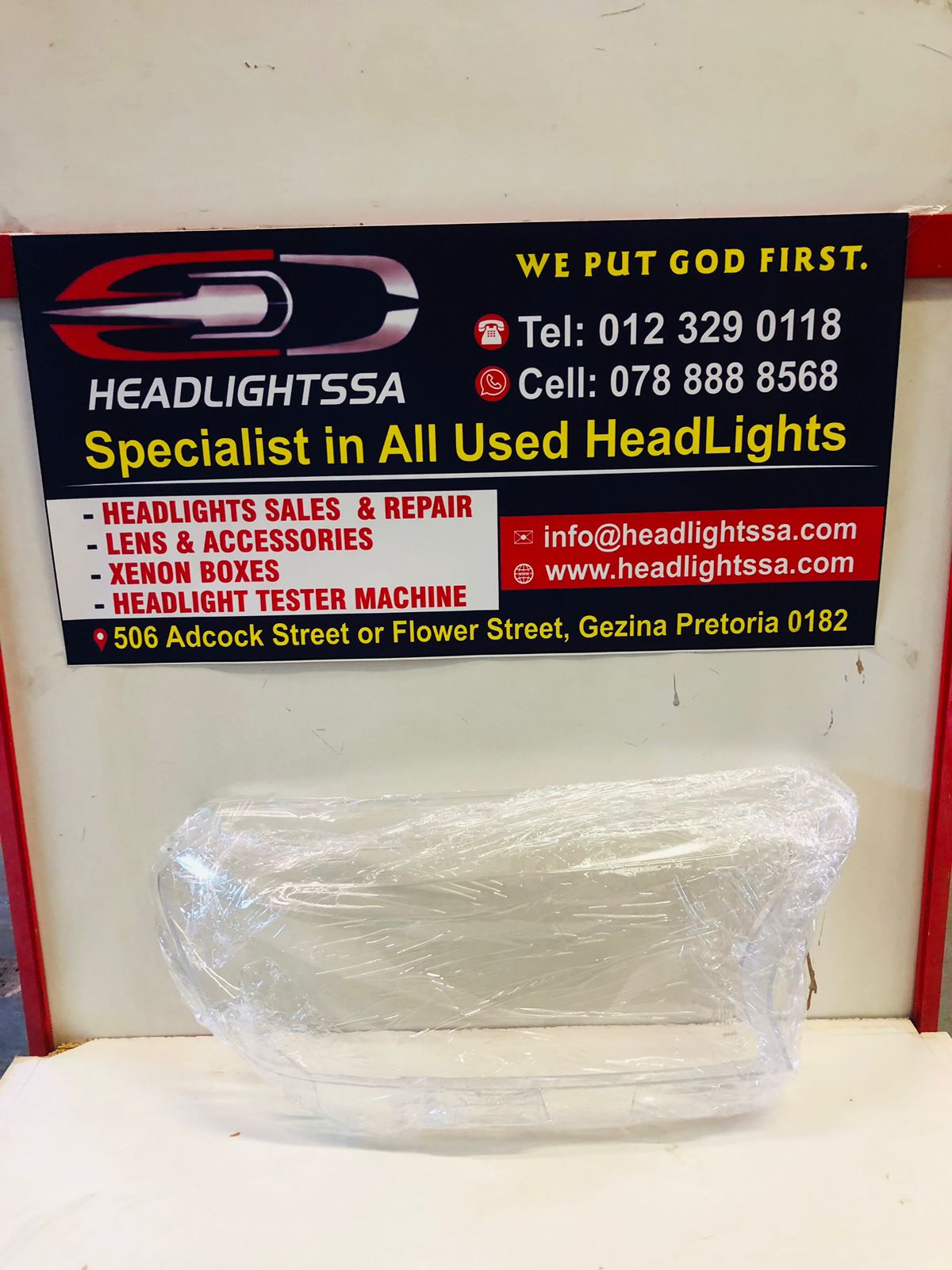 Ford Everest right side headlight lens (2016) - Private Seller Ford Everest right side headlight lens (2016) - Private Seller