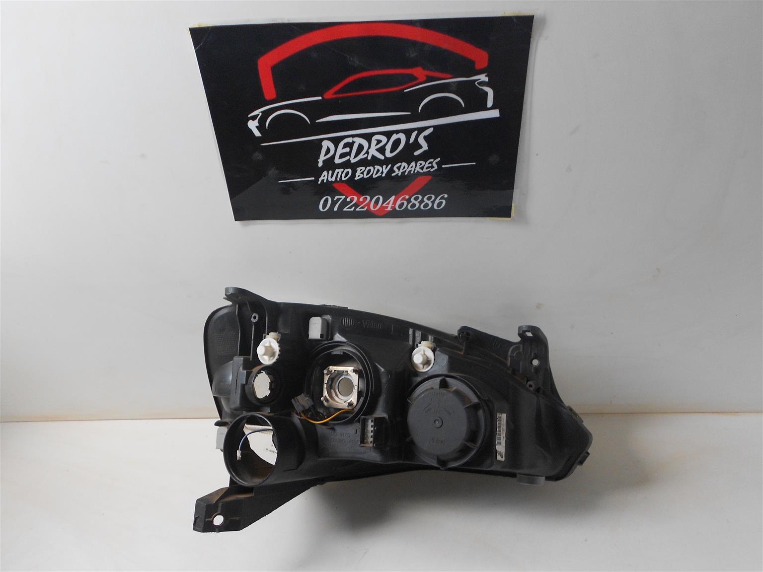 Opel compo Left Headlight - Private Seller