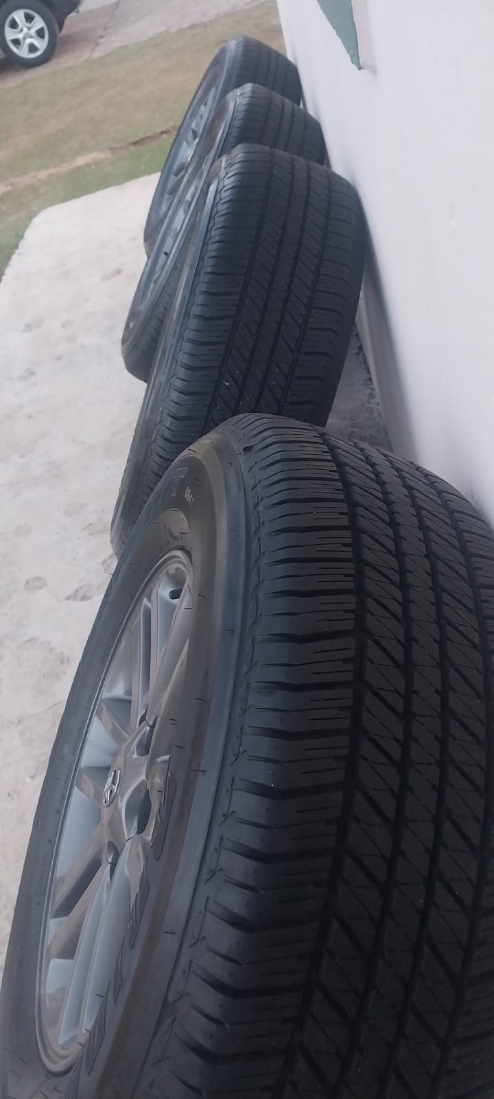 17inch Toyota Hilu/Fortuner original mags with 265/65/17 Bridgestone Dueller H/T - Private Seller 17inch Toyota Hilu/Fortuner original mags with 265/65/17 Bridgestone Dueller H/T - Private Seller