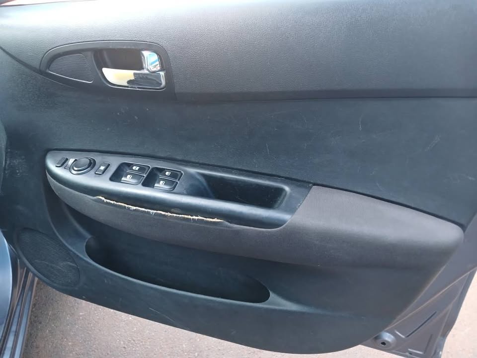 2011 HYUNDAI i20 1.6 HATCHBACK  Transmission: Manual  Mileage: Fueltype: Petrol  Grey
