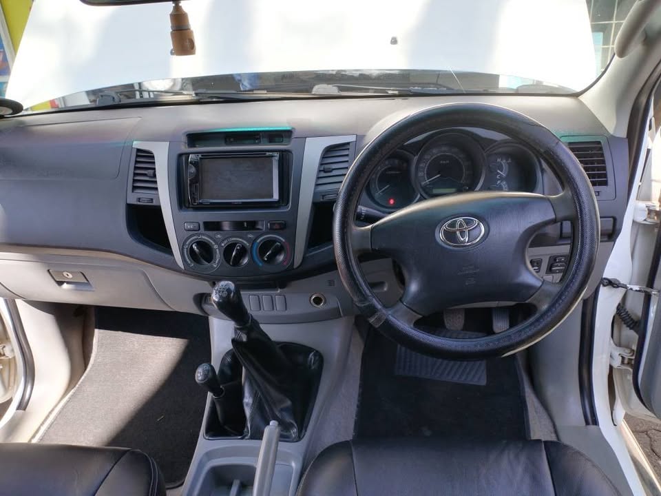 2008 TOYOTA HILUX D4D 4×4 3.0 CANOPY DOUBLE CAB MANUAL