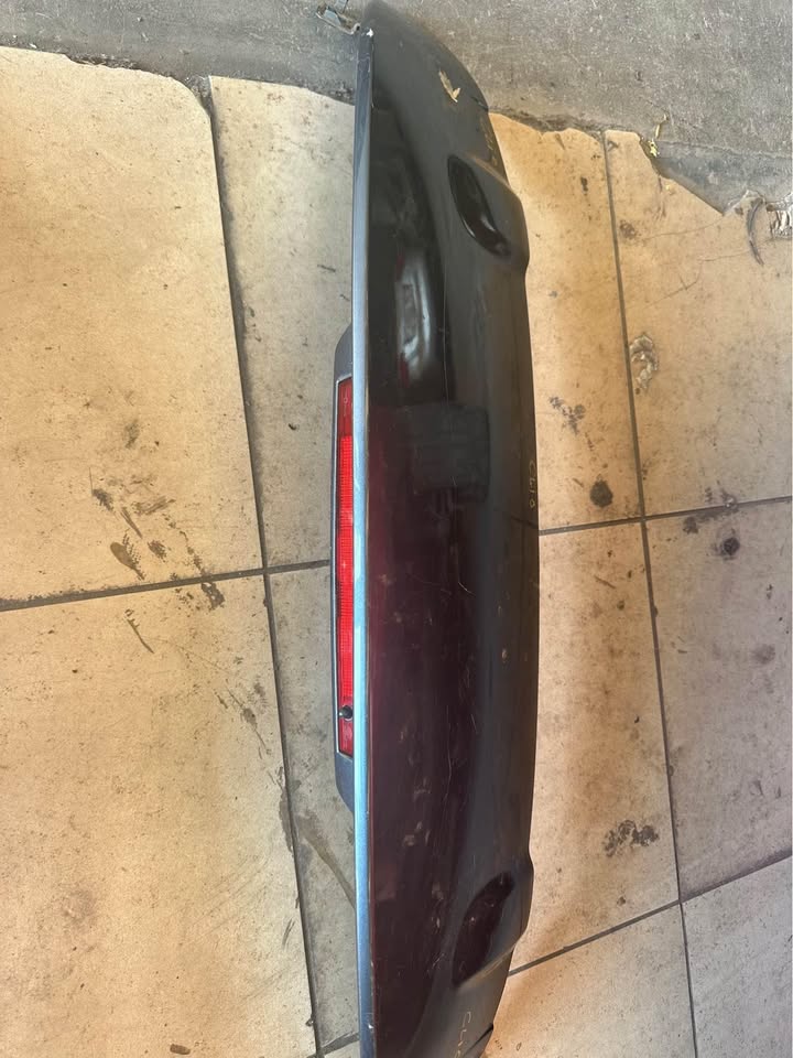 Renault Clio 4 boot/tailgate spoiler - Private Seller Renault Clio 4 boot/tailgate spoiler - Private Seller