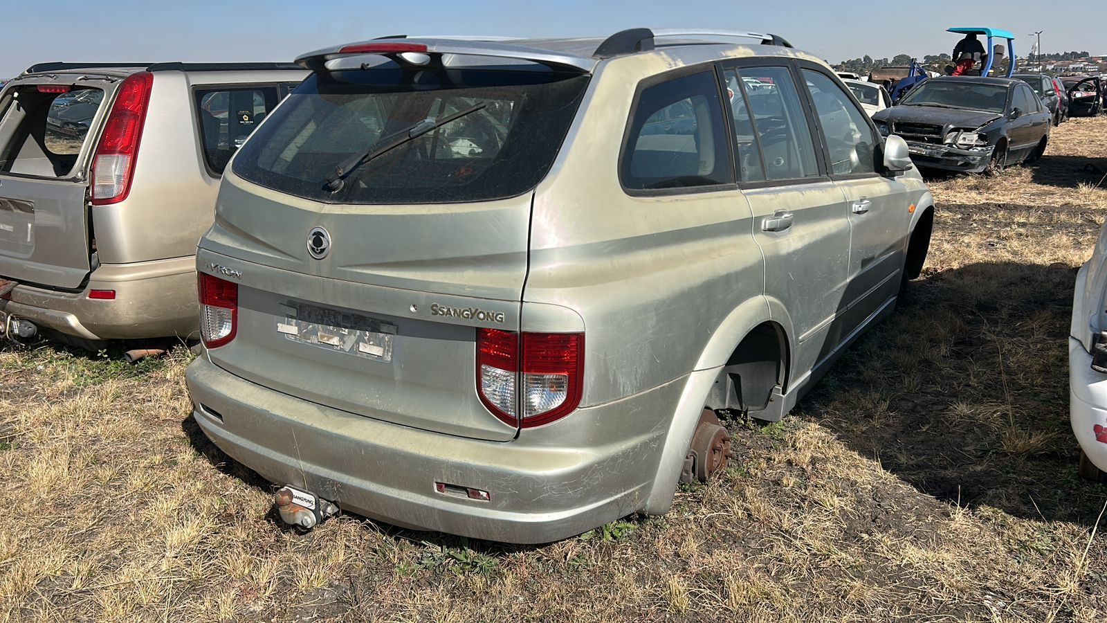SSANGYONG kyron stripping for parts