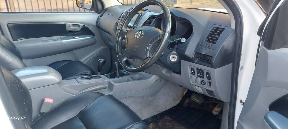 Toyota Hilux 3.0 D4d 4x4 double cab Automatic Diesel