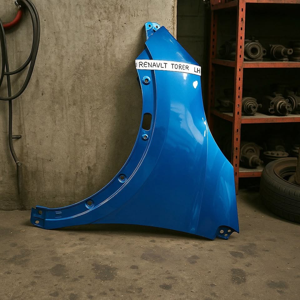 Renault T LR Fender