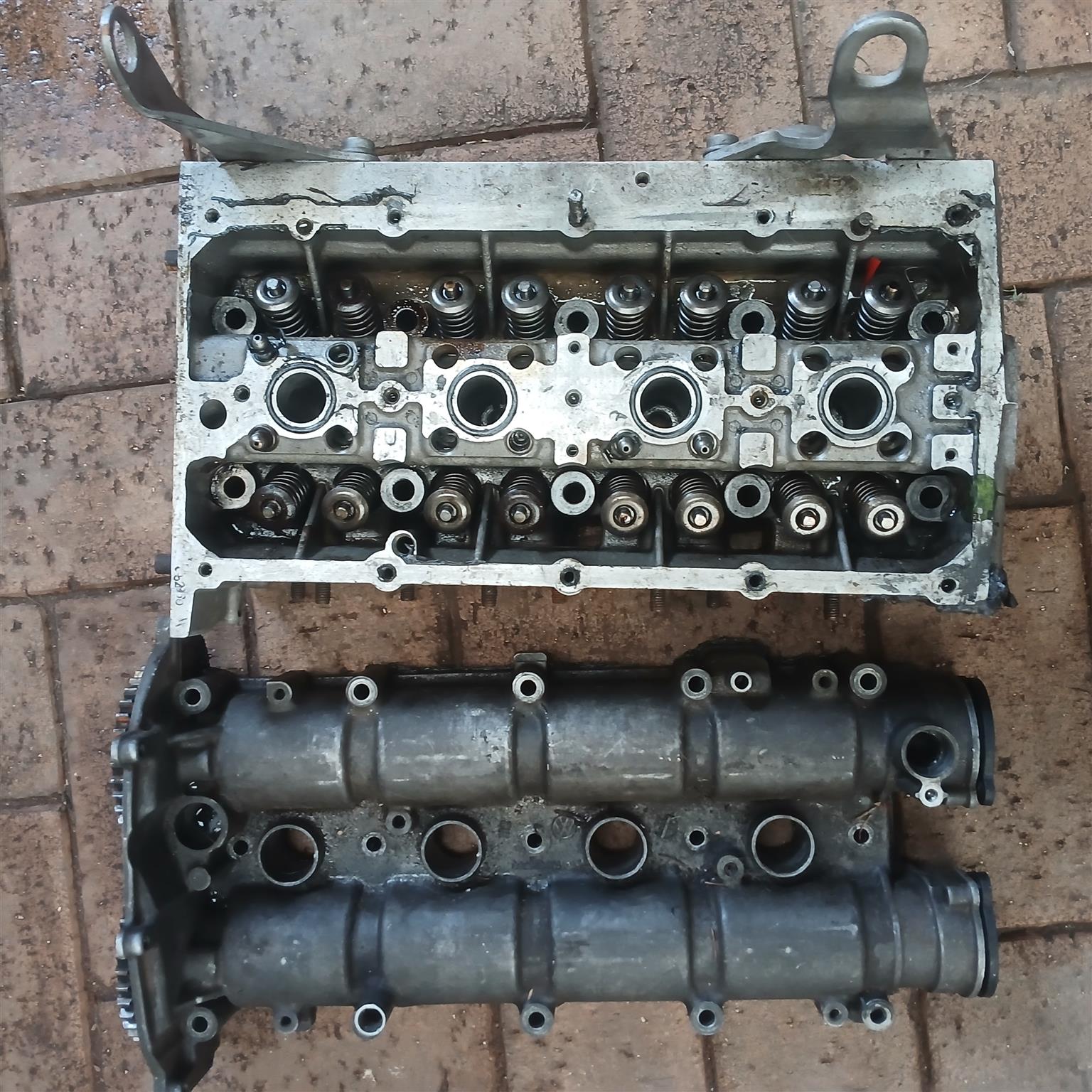 Polo vivo clp cylinder head - Private Seller Polo vivo clp cylinder head - Private Seller