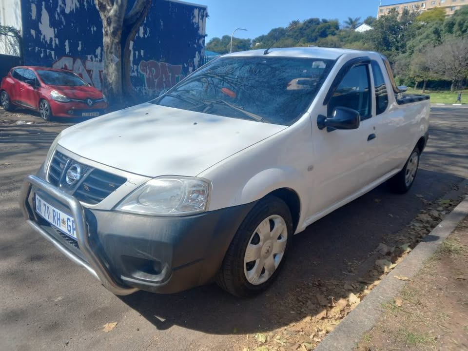 2016 Nissan Np200 1.6 Petrol, Manual, White, Aircon,