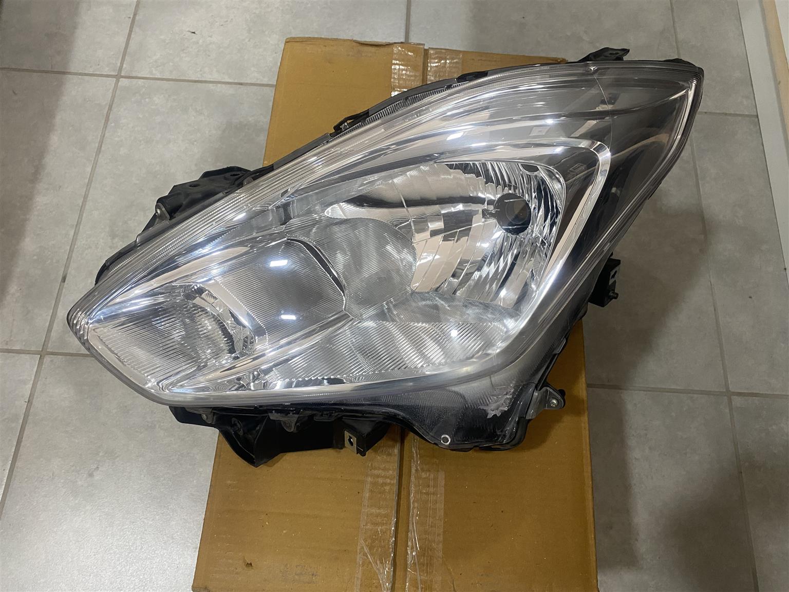 2023 SUZUKI SWIFT HEADLIGHT LEFT SIDE FOR SALE. IN PRISTINE CONDITION - Private Seller 2023 SUZUKI SWIFT HEADLIGHT LEFT SIDE FOR SALE. IN PRISTINE CONDITION - Private Seller