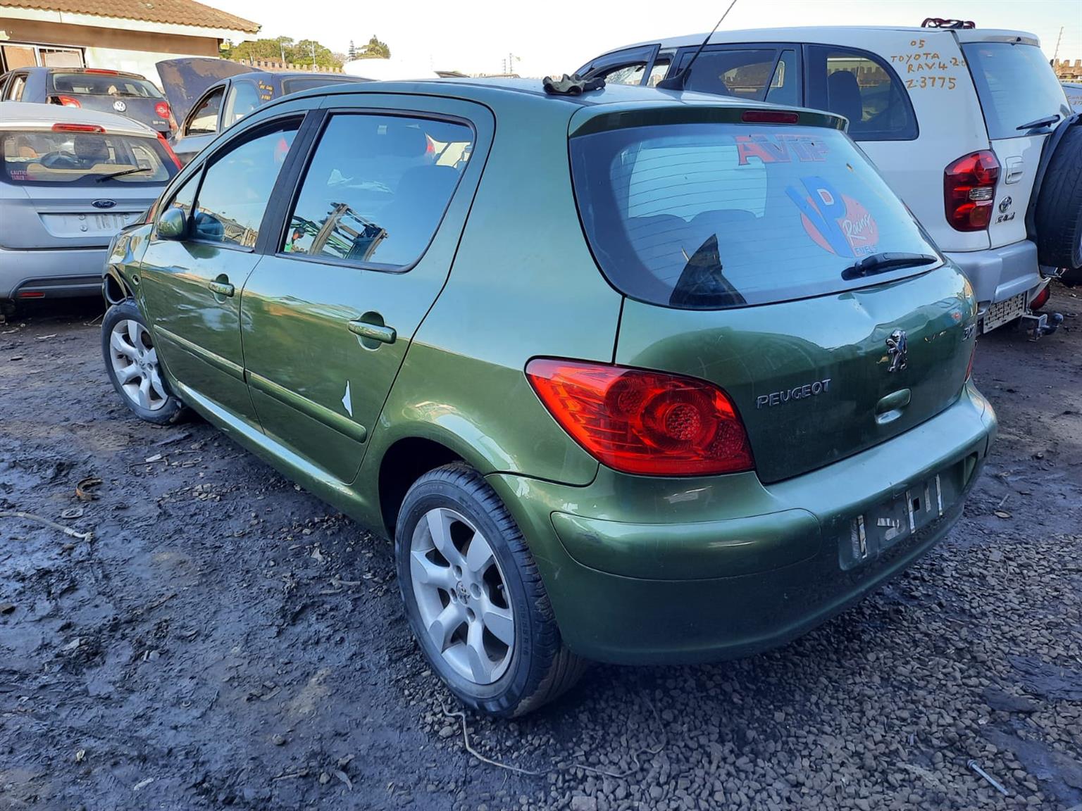 2006 Peugeot 307 - Stripping for Spares.