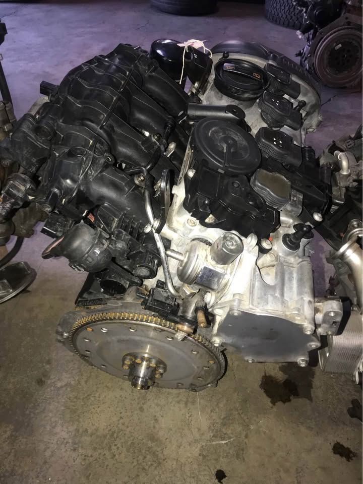 AUDI A4 B8 CDH ENGINE FOR SALE CALL/WHATSAPP: /