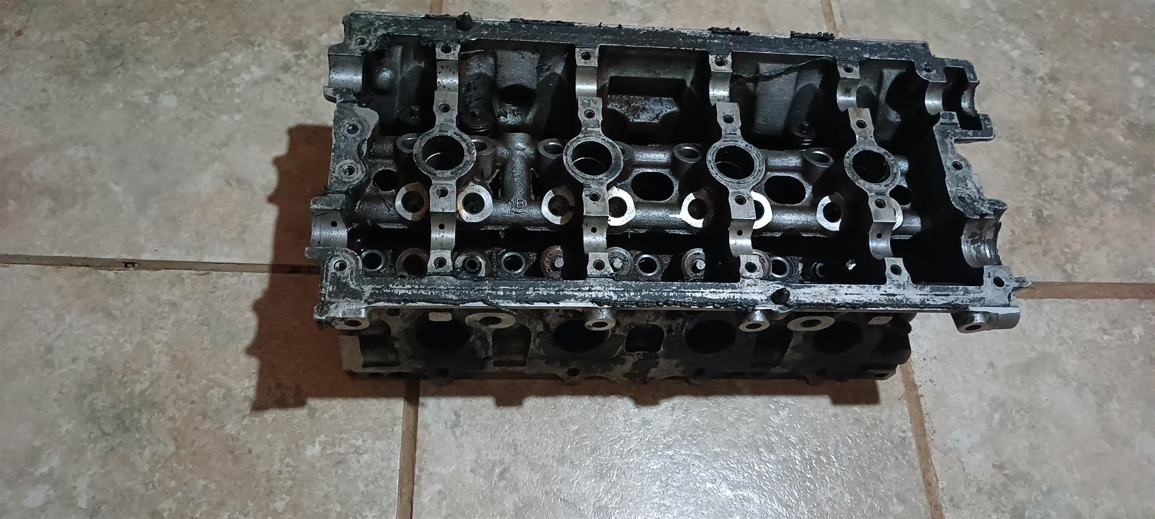 Cylinder head suitable for VW Golf 5 FSI and Audi A4 B7 FSI - Private Seller Cylinder head suitable for VW Golf 5 FSI and Audi A4 B7 FSI - Private Seller