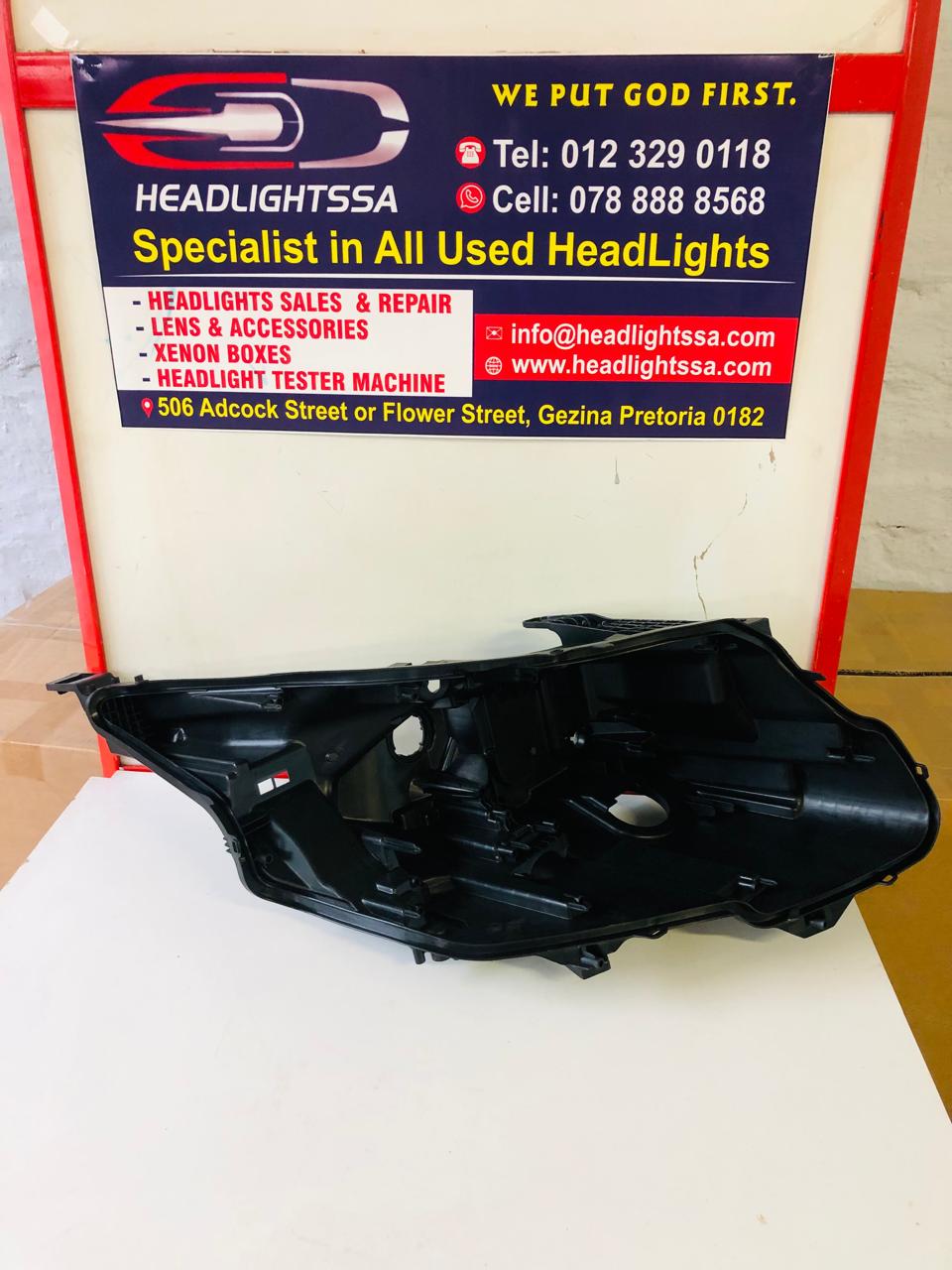 Range Rover Vogue right side headlight replacement housing - Private Seller Range Rover Vogue right side headlight replacement housing - Private Seller