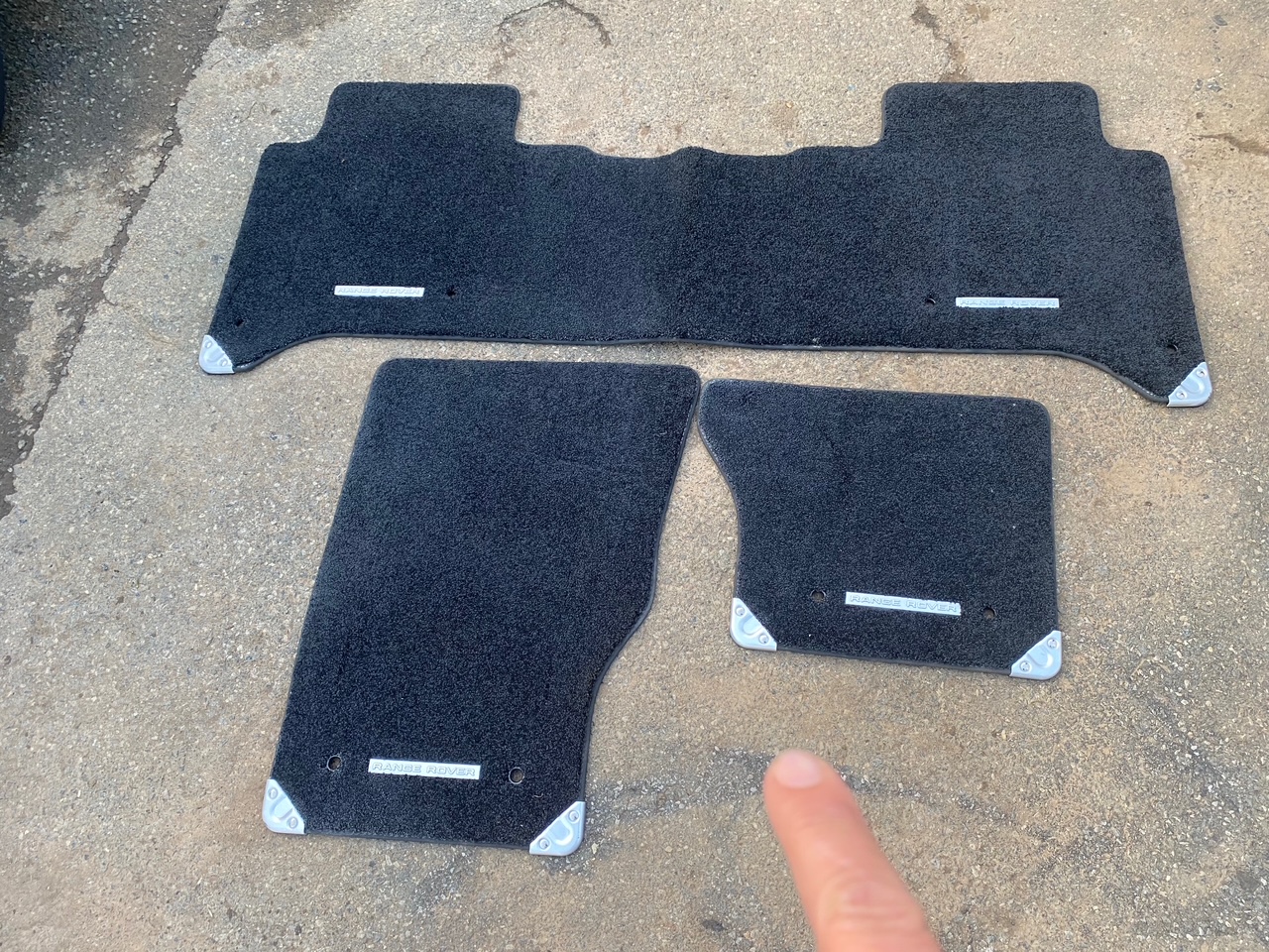 Range Rover Carpet Mats - Private Seller Range Rover Carpet Mats - Private Seller